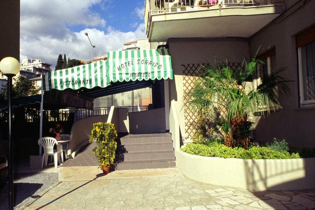 Albergo Sorriso Споторно Экстерьер фото